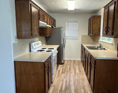 18121 Atkinson Lane - Photo Thumbnail 13