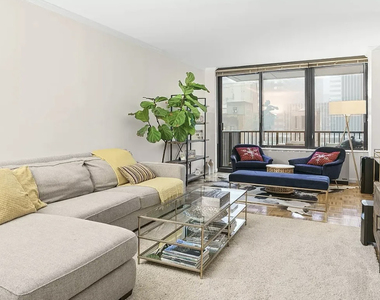 150 East 57th Street, Unit 22e - Photo Thumbnail 5