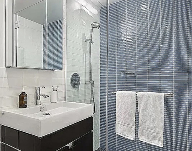 200-210 East 39th Street, Unit 15a - Photo Thumbnail 4