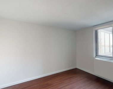 401 East 34th Street, Unit N12a - Photo Thumbnail 3