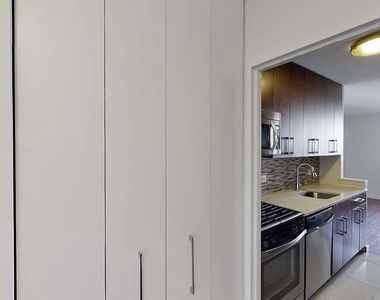 401 East 34th Street, Unit N12a - Photo Thumbnail 1