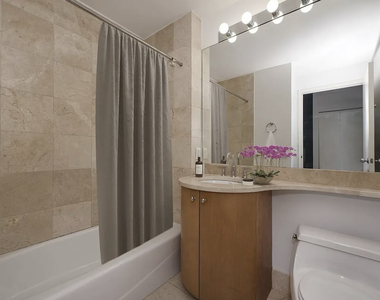 222 East 34th Street, Unit 903 - Photo Thumbnail 3
