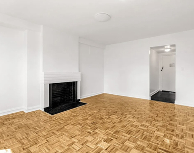 307-310 East 44th Street, Unit 1705 - Photo Thumbnail 3