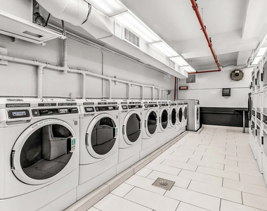 307-310 East 44th Street, Unit 1705 - Photo Thumbnail 18