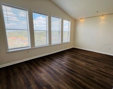 101 Palm Harbor Parkway - Photo Thumbnail 13