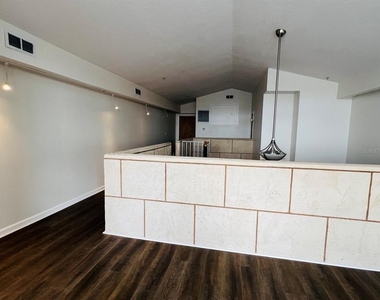 101 Palm Harbor Parkway - Photo Thumbnail 7