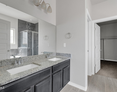 12260 Desert Wolf Avenue - Photo Thumbnail 13