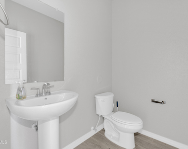 12260 Desert Wolf Avenue - Photo Thumbnail 16