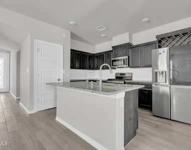 12260 Desert Wolf Avenue - Photo Thumbnail 7