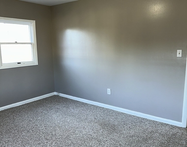 466 Merritt Street - Photo Thumbnail 9
