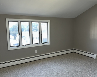 466 Merritt Street - Photo Thumbnail 8