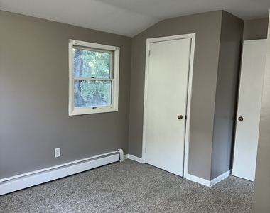 466 Merritt Street - Photo Thumbnail 7