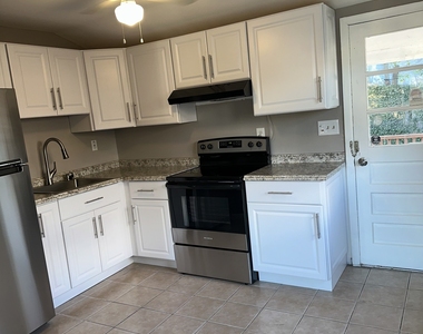 466 Merritt Street - Photo Thumbnail 2