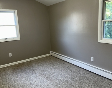 466 Merritt Street - Photo Thumbnail 6