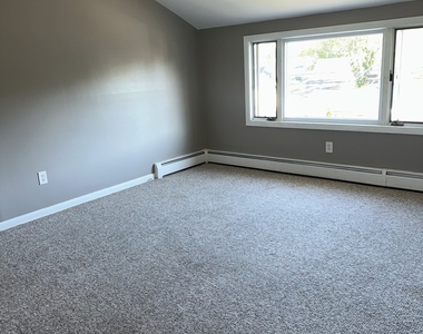 466 Merritt Street - Photo Thumbnail 3