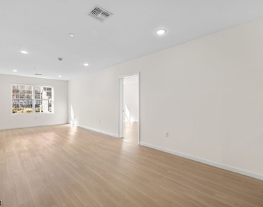 70 Ridgedale - Photo Thumbnail 2