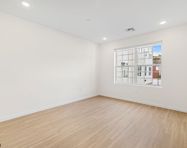 70 Ridgedale - Photo Thumbnail 10