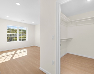 70 Ridgedale Ave - Photo Thumbnail 13