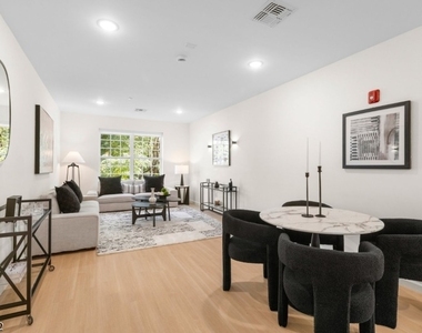 70 Ridgedale Ave - Photo Thumbnail 4