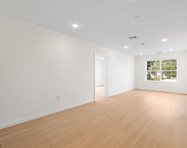 70 Ridgedale Ave - Photo Thumbnail 5