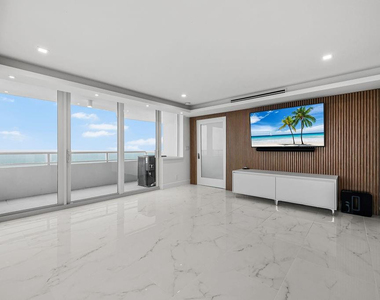 545 S Fort Lauderdale Beach Boulevard - Photo Thumbnail 4