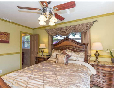 160 Se 12th Street - Photo Thumbnail 12