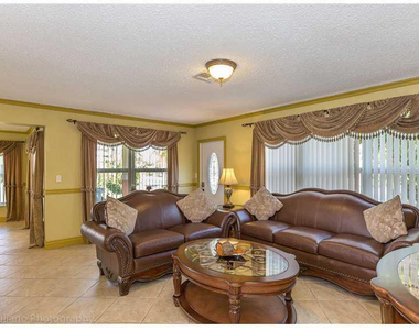 160 Se 12th Street - Photo Thumbnail 1