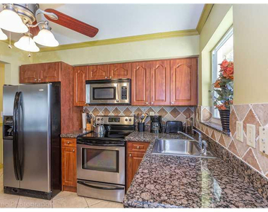 160 Se 12th Street - Photo Thumbnail 9