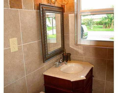 160 Se 12th Street - Photo Thumbnail 14