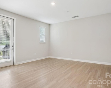 4010 Waiting Street - Photo Thumbnail 6
