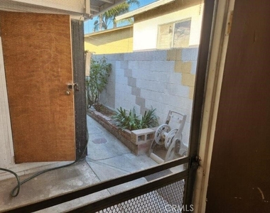 15718 1/2 Larch Avenue - Photo Thumbnail 23
