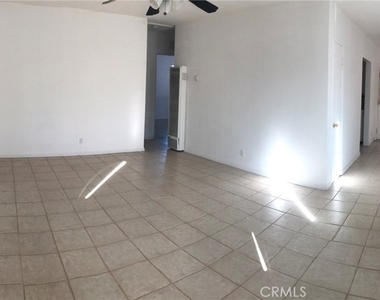15718 1/2 Larch Avenue - Photo Thumbnail 3