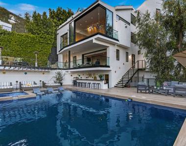 8514 Franklin Avenue - Photo Thumbnail 17