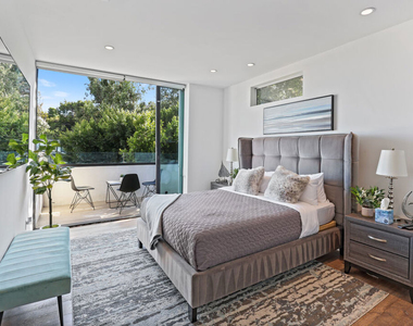 8514 Franklin Avenue - Photo Thumbnail 11