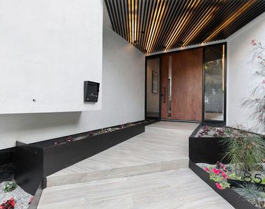 8514 Franklin Avenue - Photo Thumbnail 19