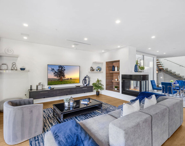 6410 Lindenhurst Avenue - Photo Thumbnail 4