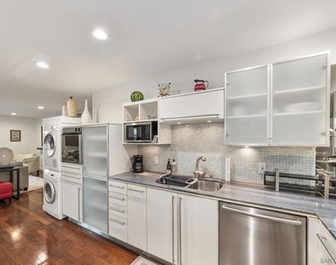 307 Prospect St - Photo Thumbnail 8