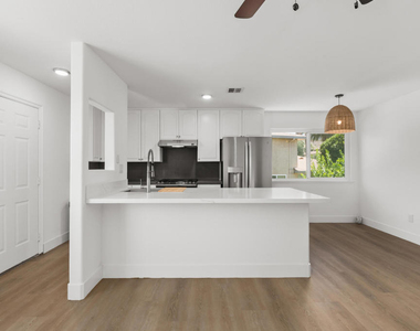 72629 Edgehill Drive - Photo Thumbnail 12