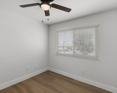 72629 Edgehill Drive - Photo Thumbnail 24
