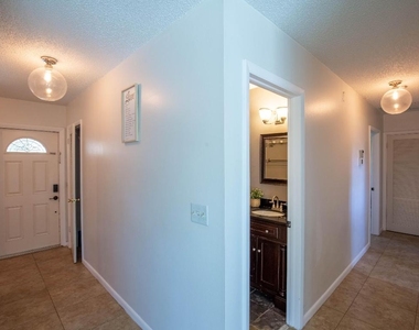187 Auburn Drive - Photo Thumbnail 13