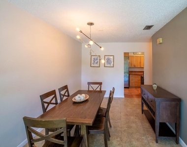 187 Auburn Drive - Photo Thumbnail 6