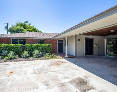 187 Auburn Drive - Photo Thumbnail 12