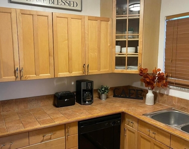 187 Auburn Drive - Photo Thumbnail 5