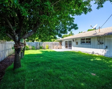 187 Auburn Drive - Photo Thumbnail 10