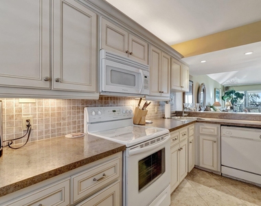 1555 Ne Ocean Boulevard - Photo Thumbnail 11