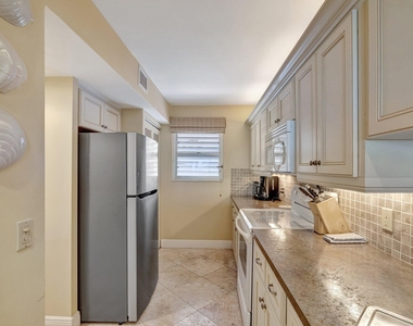 1555 Ne Ocean Boulevard - Photo Thumbnail 12