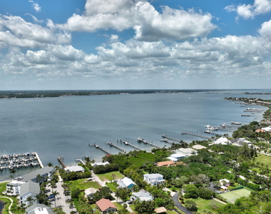 1555 Ne Ocean Boulevard - Photo Thumbnail 34
