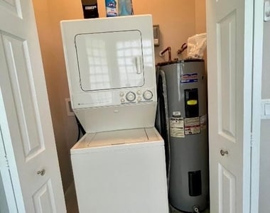 15590 Hawker Lane - Photo Thumbnail 9