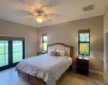 15590 Hawker Lane - Photo Thumbnail 6