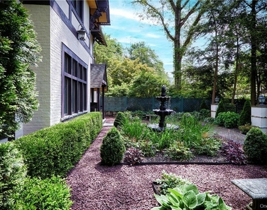 8 Old Park Road - Photo Thumbnail 2
